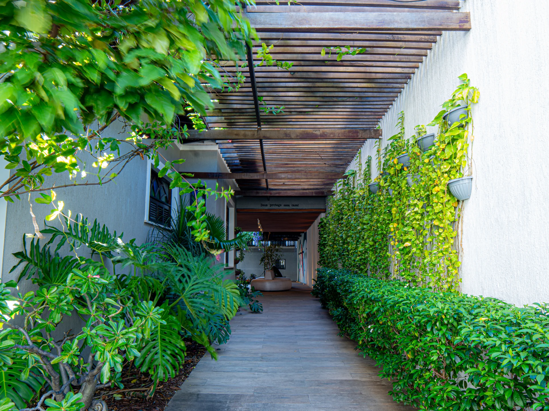 Casa Vy'a - Pátio e Jardim Verdejante